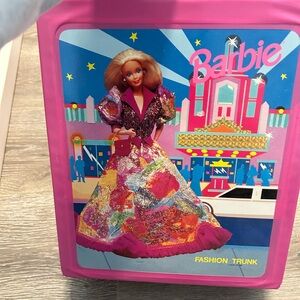 Vintage barbie case and lot - fashion Trunk and mixed Barbie lot - swipe photos